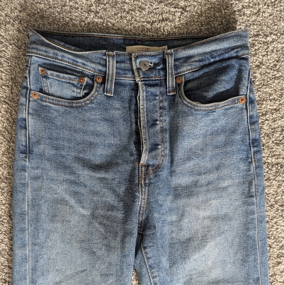 Levi Wedgie Straight Fade Medium Wash High-Rise Cropped Jeans - Picture 3 of 8